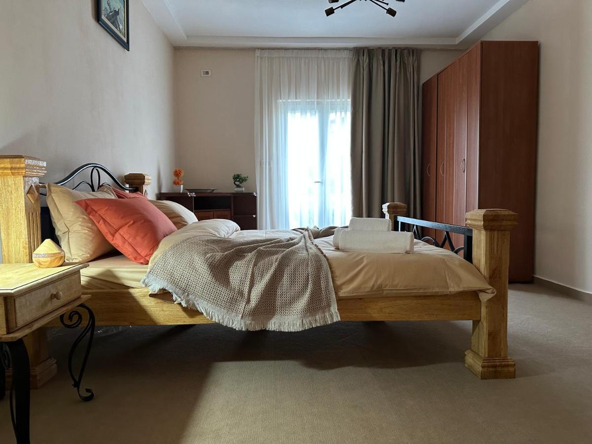 Vila Danica Tivat Appartamento Esterno foto